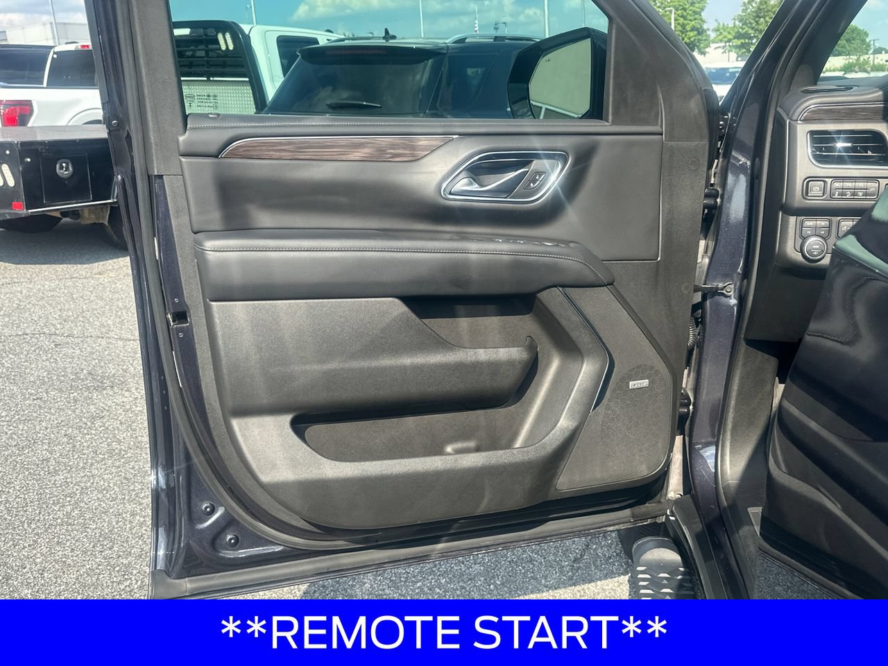Used 2022 Chevrolet Tahoe Z71 w/ Z71 Off-Road Package AWD/4WD image 11