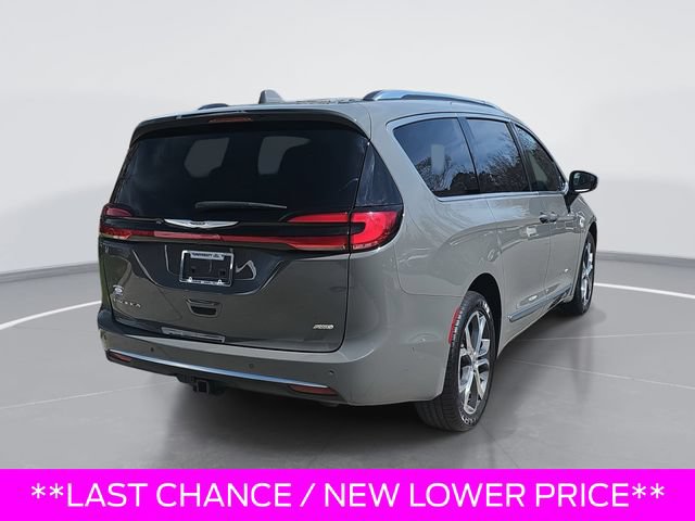 Used 2022 Chrysler Pacifica Pinnacle AWD/4WD image 3