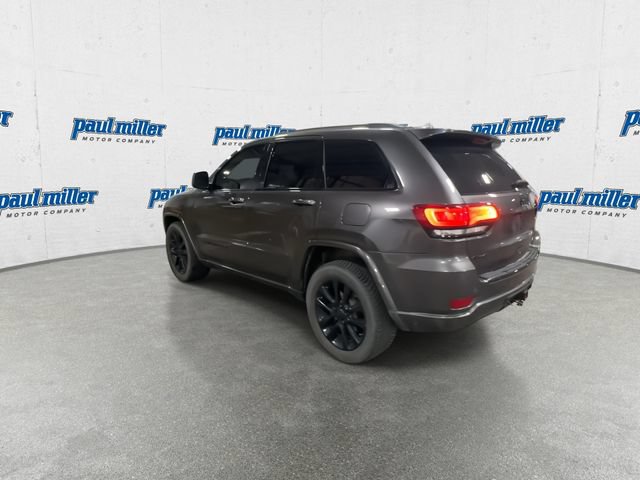 Used 2018 Jeep Grand Cherokee Altitude AWD/4WD image 8