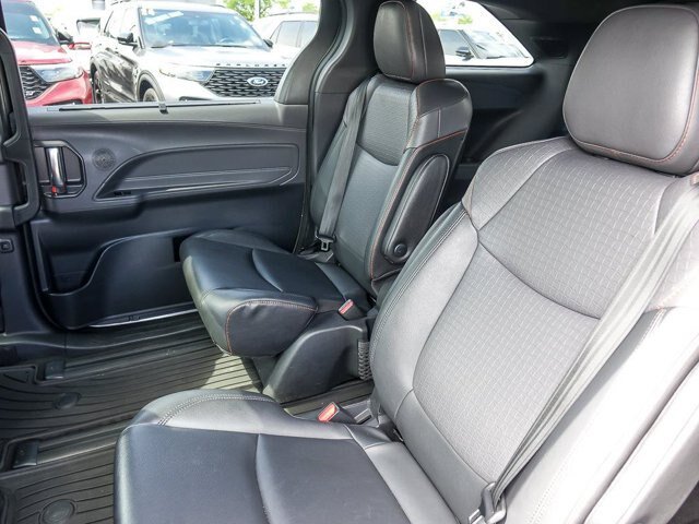Used 2021 Toyota Sienna XSE w/ XSE Plus Package AWD/4WD image 18