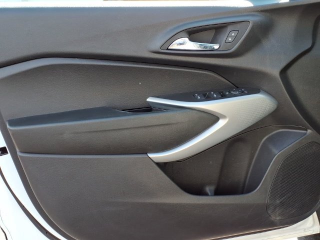 Used 2024 Chevrolet Trax RS FWD image 14