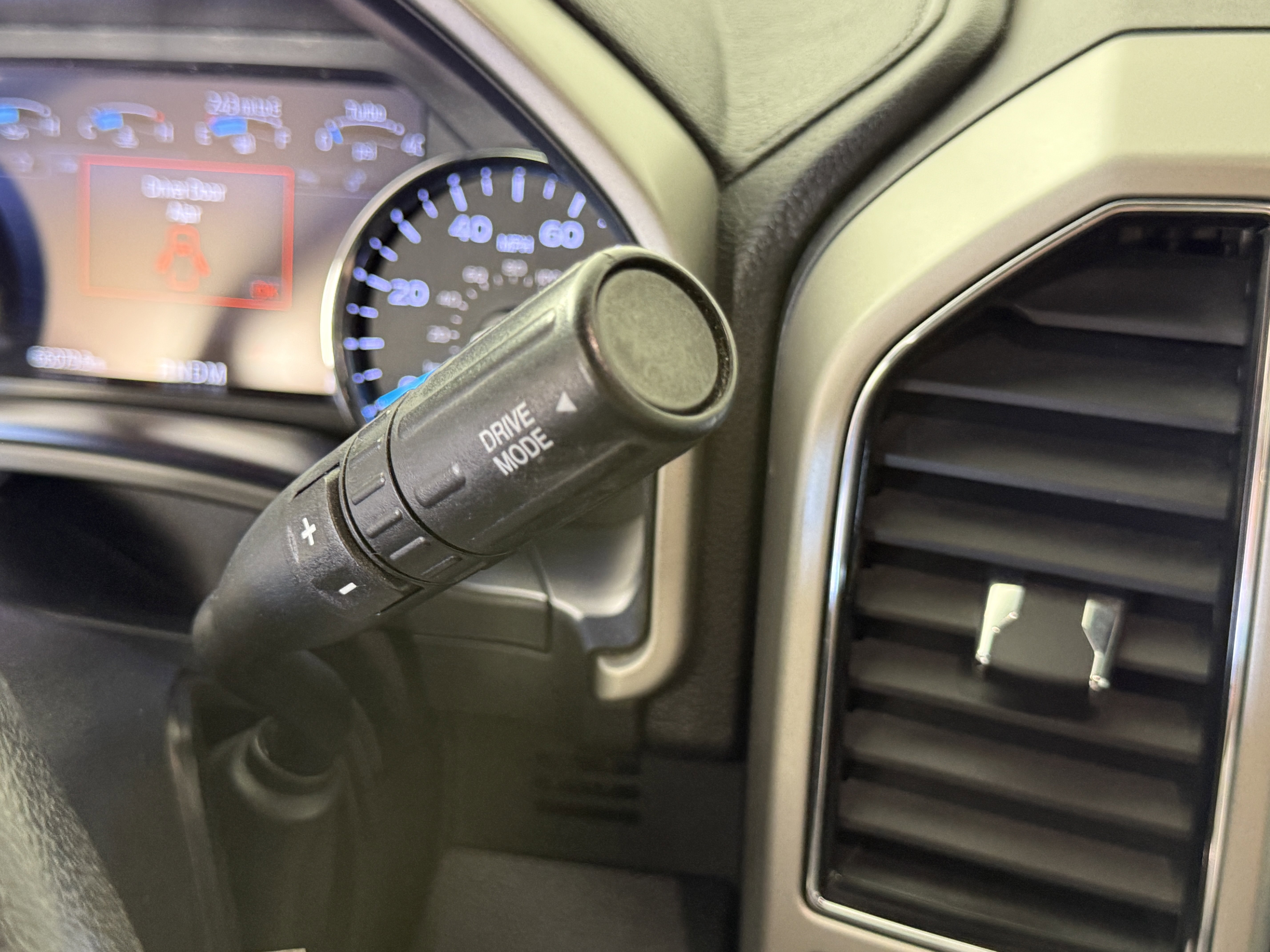 Certified 2020 Ford F250 Lariat w/ Chrome Package image 25