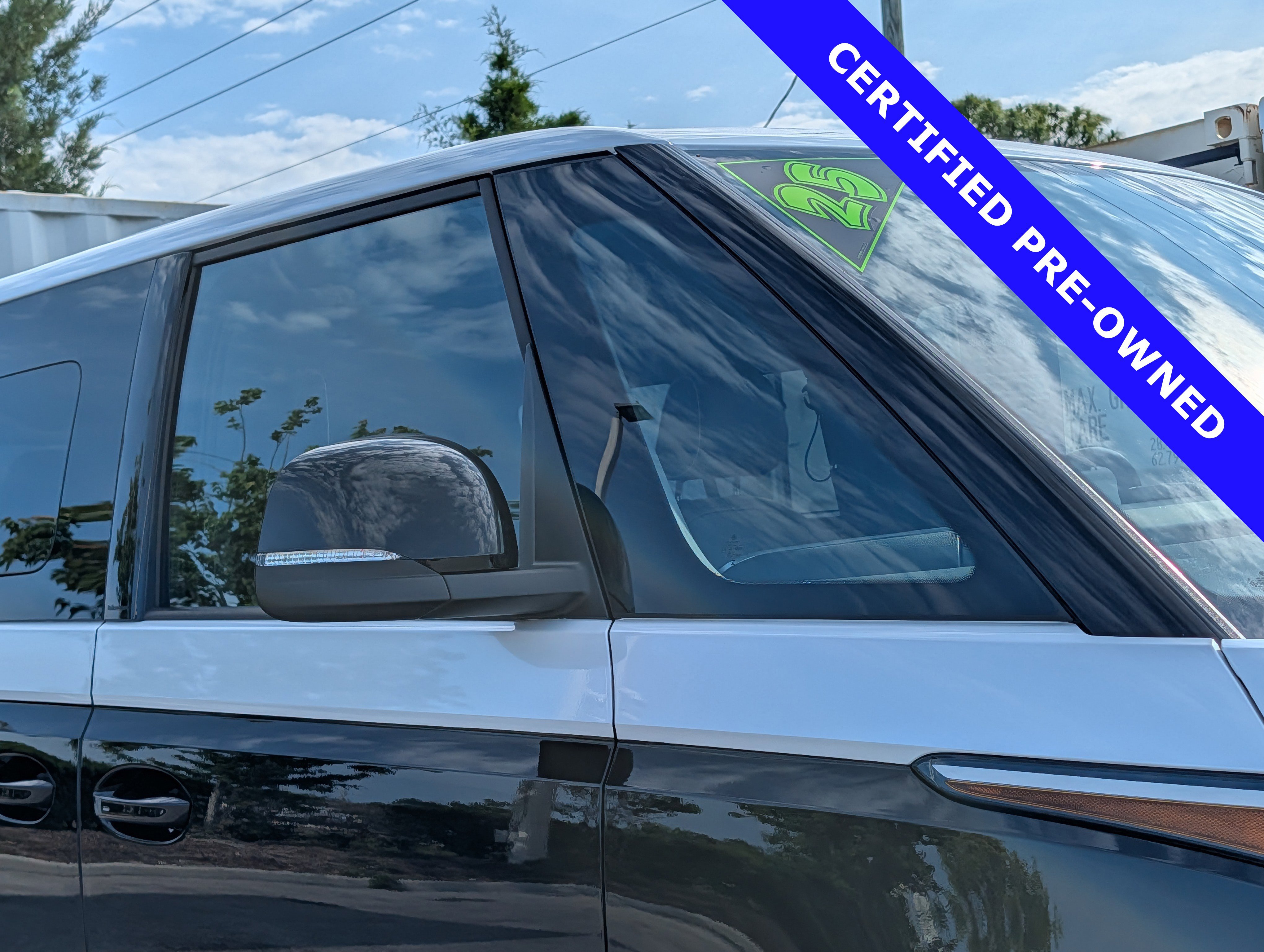 Used 2025 Volkswagen ID. Buzz Pro S RWD image 10
