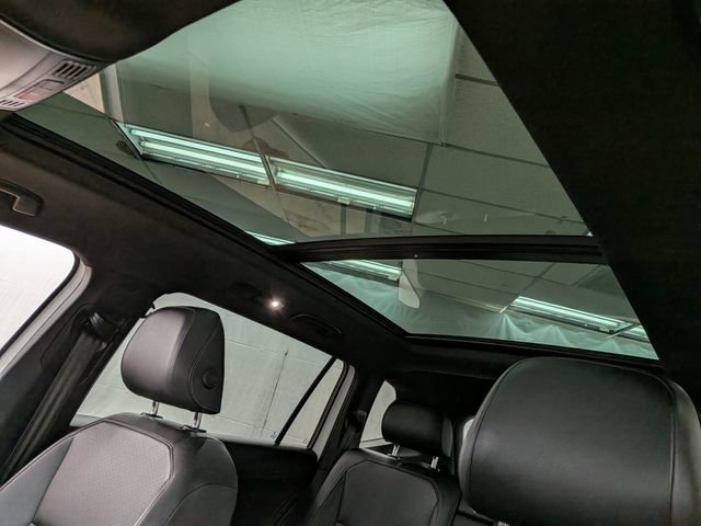 Used 2020 Volkswagen Tiguan SE R-Line AWD/4WD image 16
