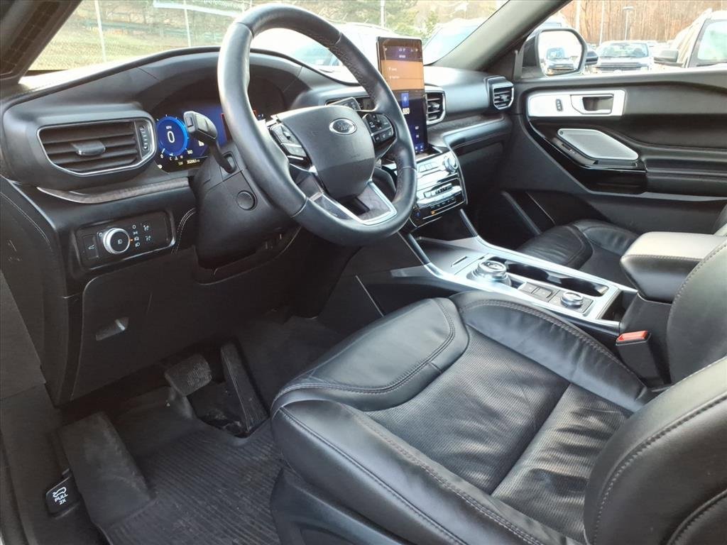 Certified 2022 Ford Explorer Platinum w/ Equipment Group 601A image 13