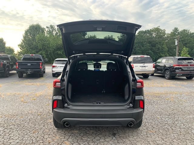 Certified 2025 Ford Escape ST-Line Select AWD/4WD image 8
