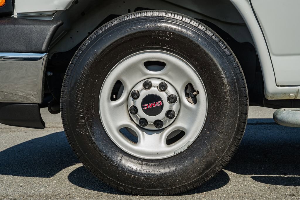 Used 2024 GMC Savana 2500 w/ Driver Convenience Package image 22