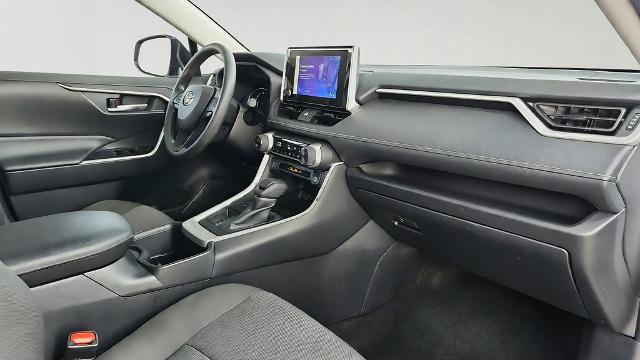 Used 2025 Toyota RAV4 XLE FWD image 29