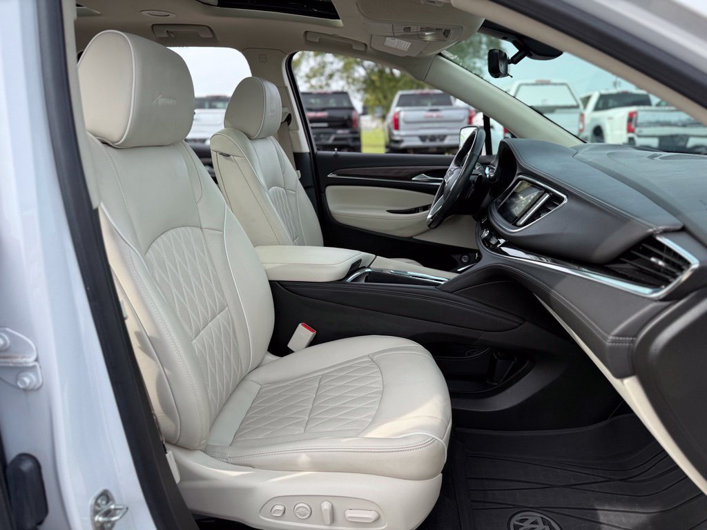 Used 2023 Buick Enclave Avenir w/ Avenir Technology Package AWD/4WD image 13