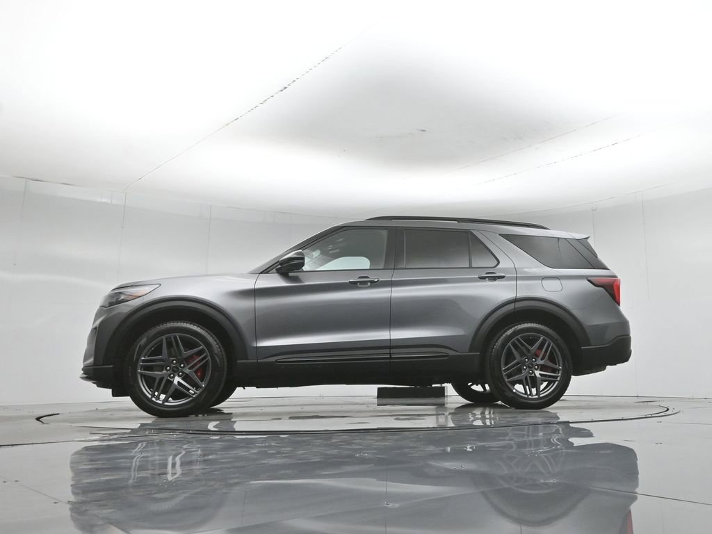 Certified 2025 Ford Explorer ST-Line w/ ST-Line Street Pack AWD/4WD image 53