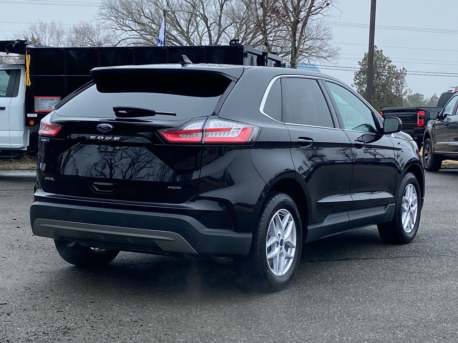 Certified 2022 Ford Edge SEL w/ Convenience Package AWD/4WD image 4