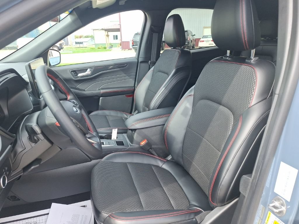 Certified 2024 Ford Escape ST-Line w/ Tech Pack #1 AWD/4WD image 13