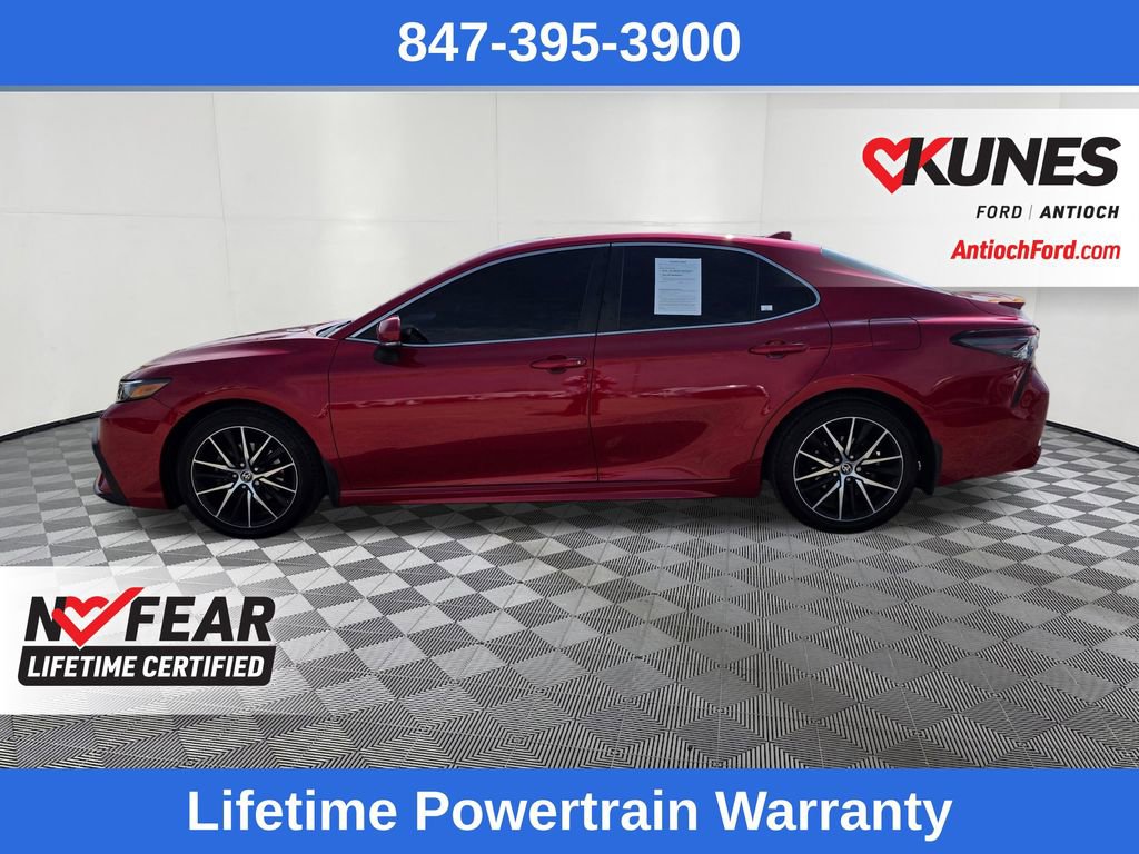 Used 2021 Toyota Camry SE w/ Cold Weather Package image 4