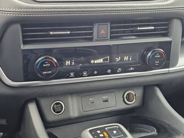 Used 2023 Nissan Rogue SV image 19