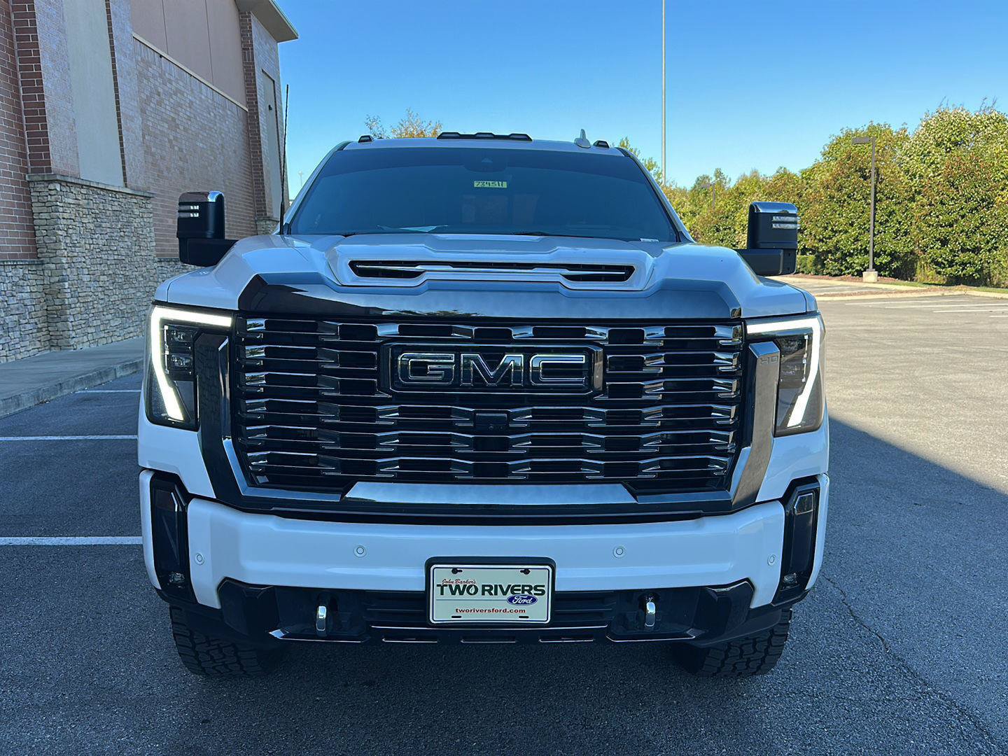 Used 2024 GMC Sierra 3500 Denali Ultimate AWD/4WD image 8
