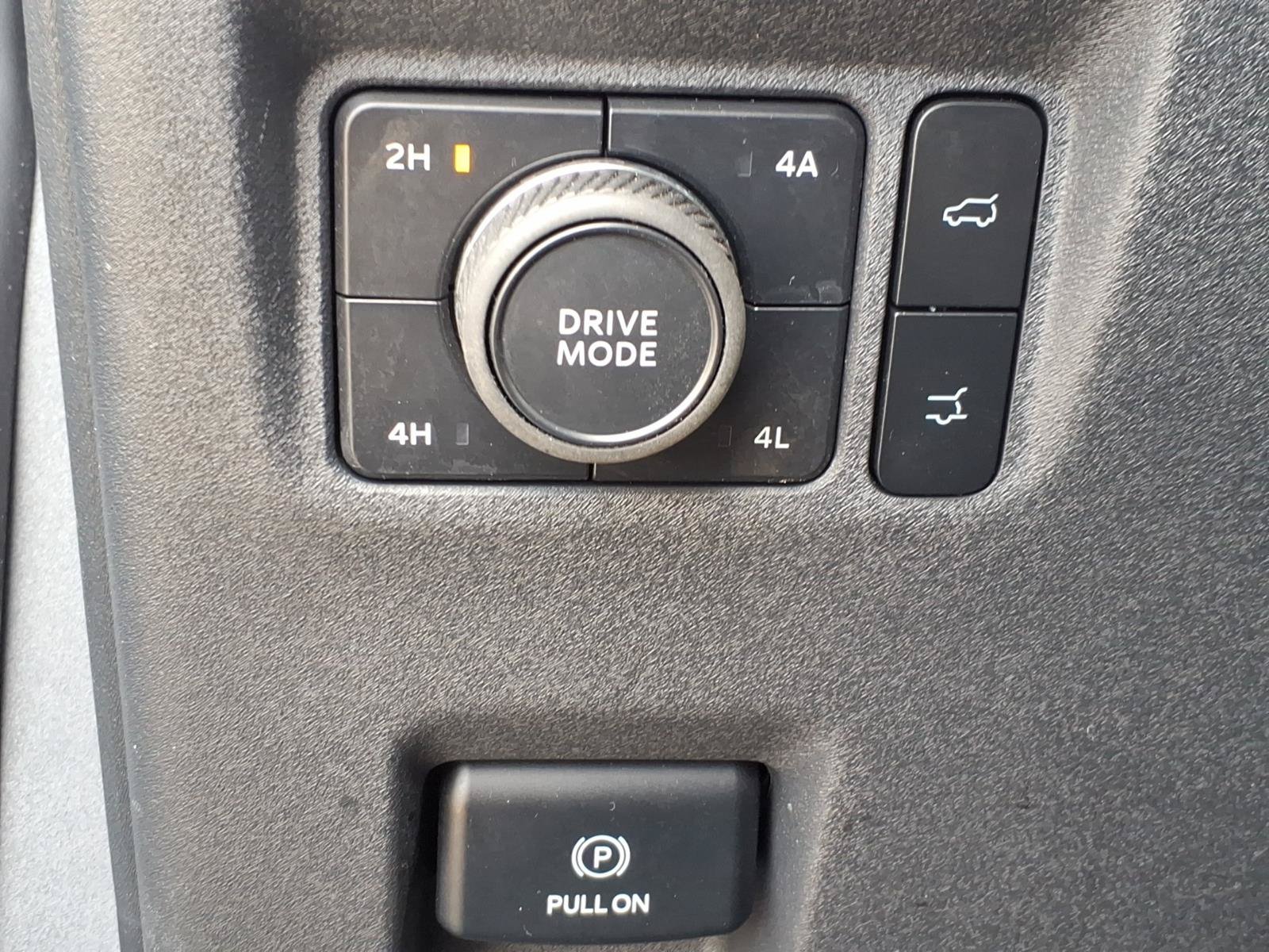 Certified 2025 Ford Expedition Active AWD/4WD image 17