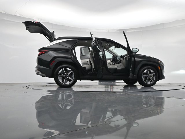 Used 2025 Hyundai Tucson SEL FWD image 47