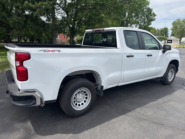 Used 2022 Chevrolet Silverado 1500 W/T w/ Trailering Package AWD/4WD image 4