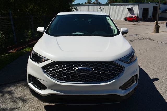 Certified 2024 Ford Edge SEL w/ Convenience Package AWD/4WD image 2