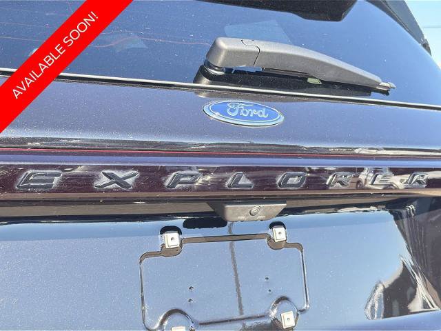 Certified 2025 Ford Explorer Platinum w/ Ultimate Package AWD/4WD image 13