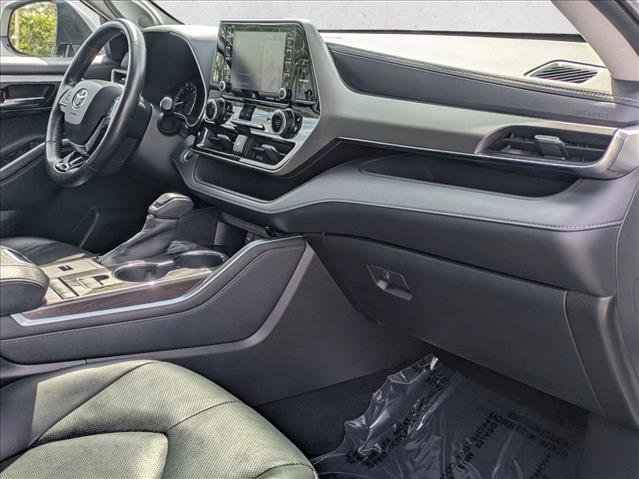 Used 2020 Toyota Highlander Limited FWD image 21