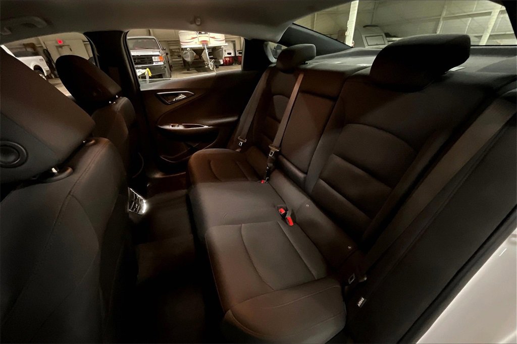 Used 2024 Chevrolet Malibu LT image 24