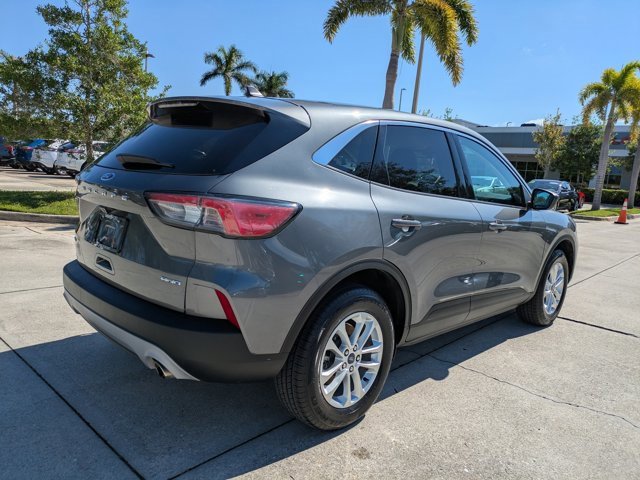 Certified 2022 Ford Escape SE image 4