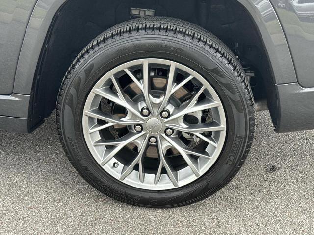 Used 2025 Jeep Grand Cherokee L Summit w/ Advanced Protech Group IV image 12