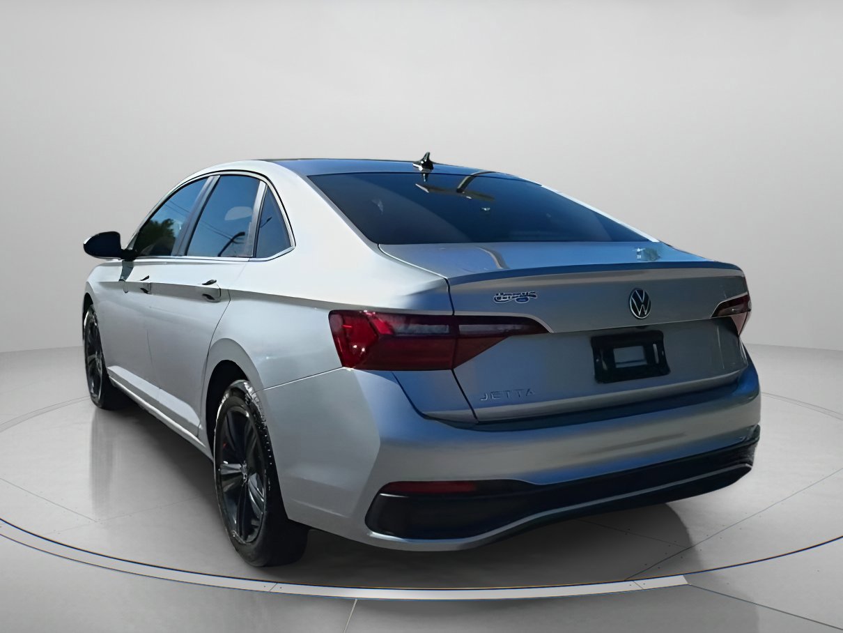 Used 2024 Volkswagen Jetta SE image 15