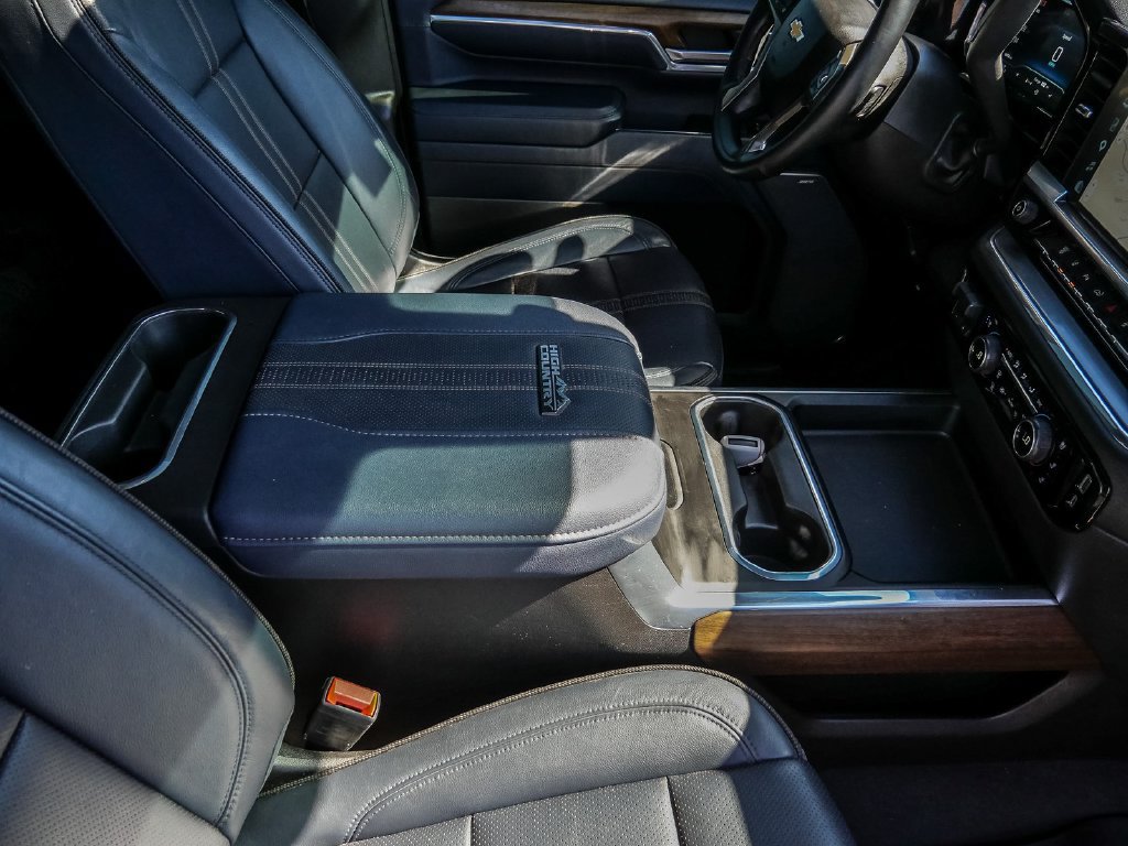 Used 2024 Chevrolet Silverado 2500 High Country w/ High Country Premium Package AWD/4WD image 17