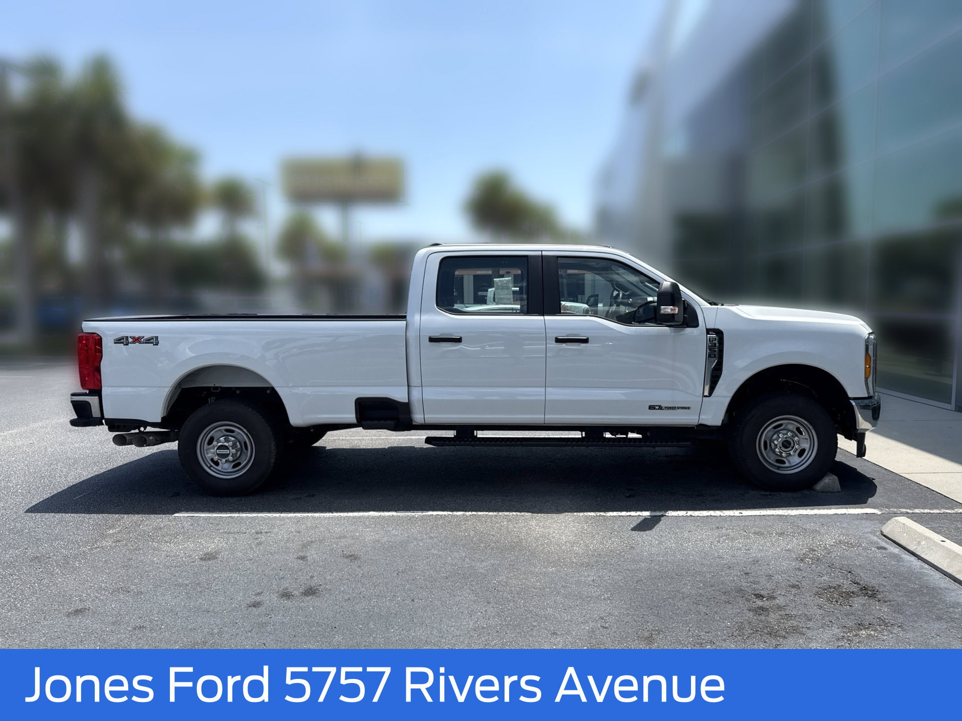 Certified 2025 Ford F350 XL AWD/4WD image 3