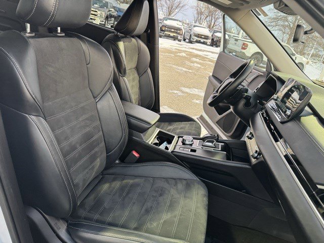 Used 2024 Mitsubishi Outlander SE image 34