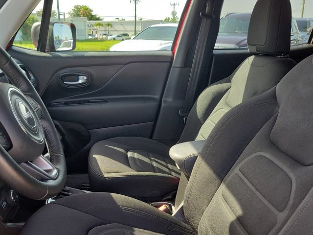 Used 2022 Jeep Renegade Latitude w/ Convenience Group AWD/4WD image 25