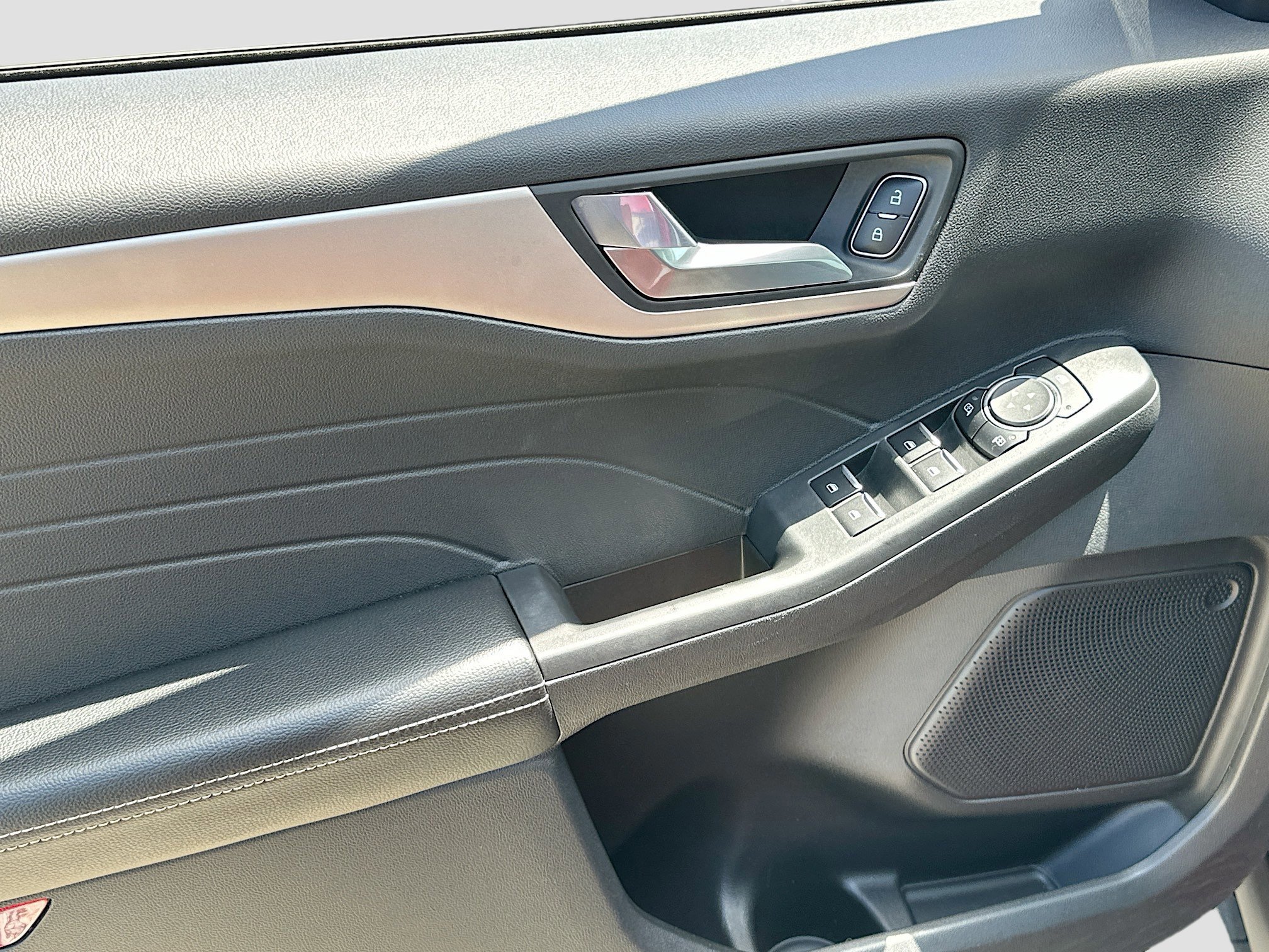 Certified 2021 Ford Escape SE w/ SE Sport Appearance Package image 18