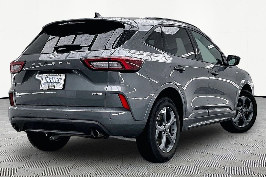 Certified 2023 Ford Escape ST-Line w/ Tech Pack #1 AWD/4WD image 2