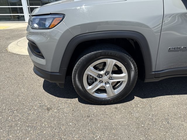 Used 2024 Jeep Grand Cherokee Limited 4xe AWD/4WD image 9