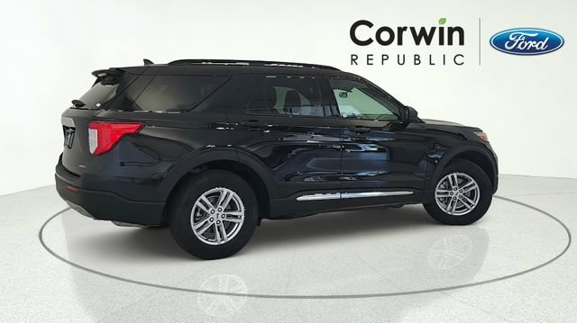Certified 2023 Ford Explorer XLT w/ Equipment Group 202A AWD/4WD image 6