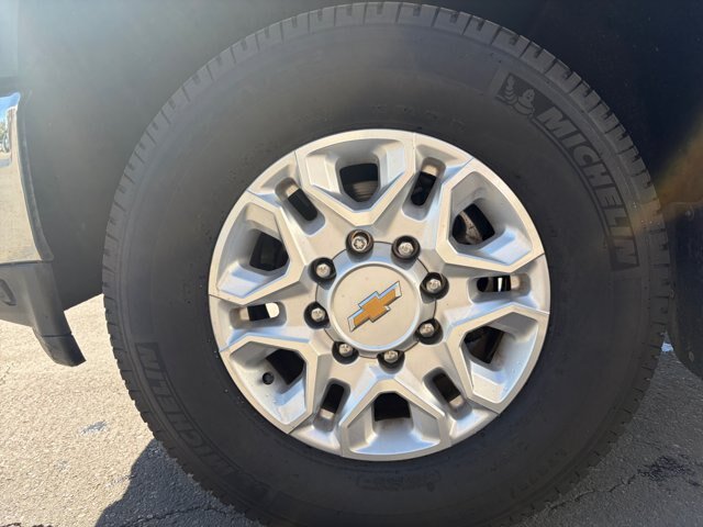 Used 2022 Chevrolet Silverado 2500 LTZ w/ LTZ Plus Package AWD/4WD image 24