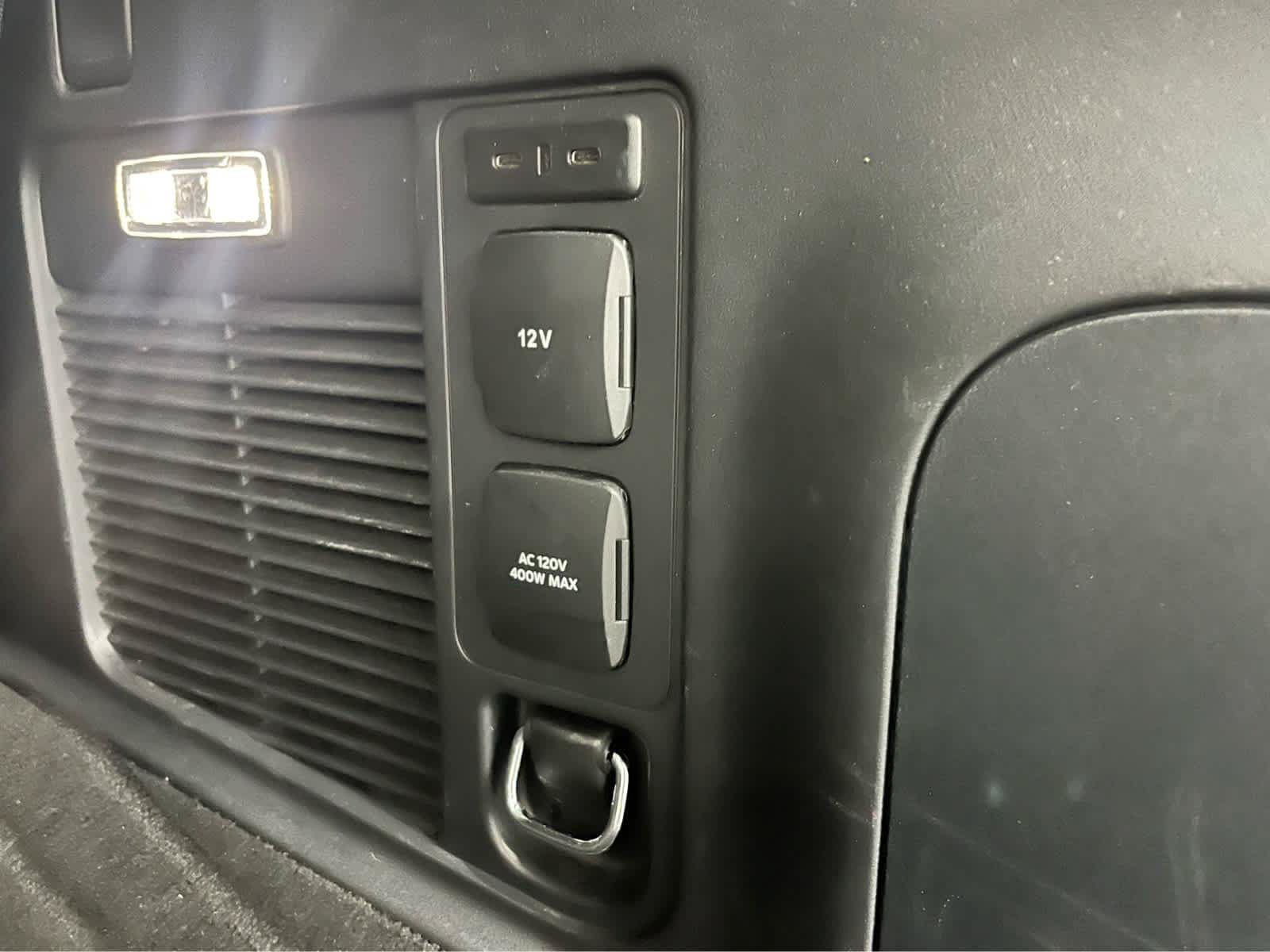 Certified 2025 Ford Expedition Active AWD/4WD image 37