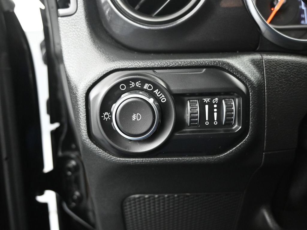 Used 2020 Jeep Wrangler Unlimited Sport image 12