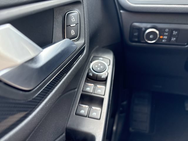 Certified 2025 Ford Escape ST-Line Select AWD/4WD image 27