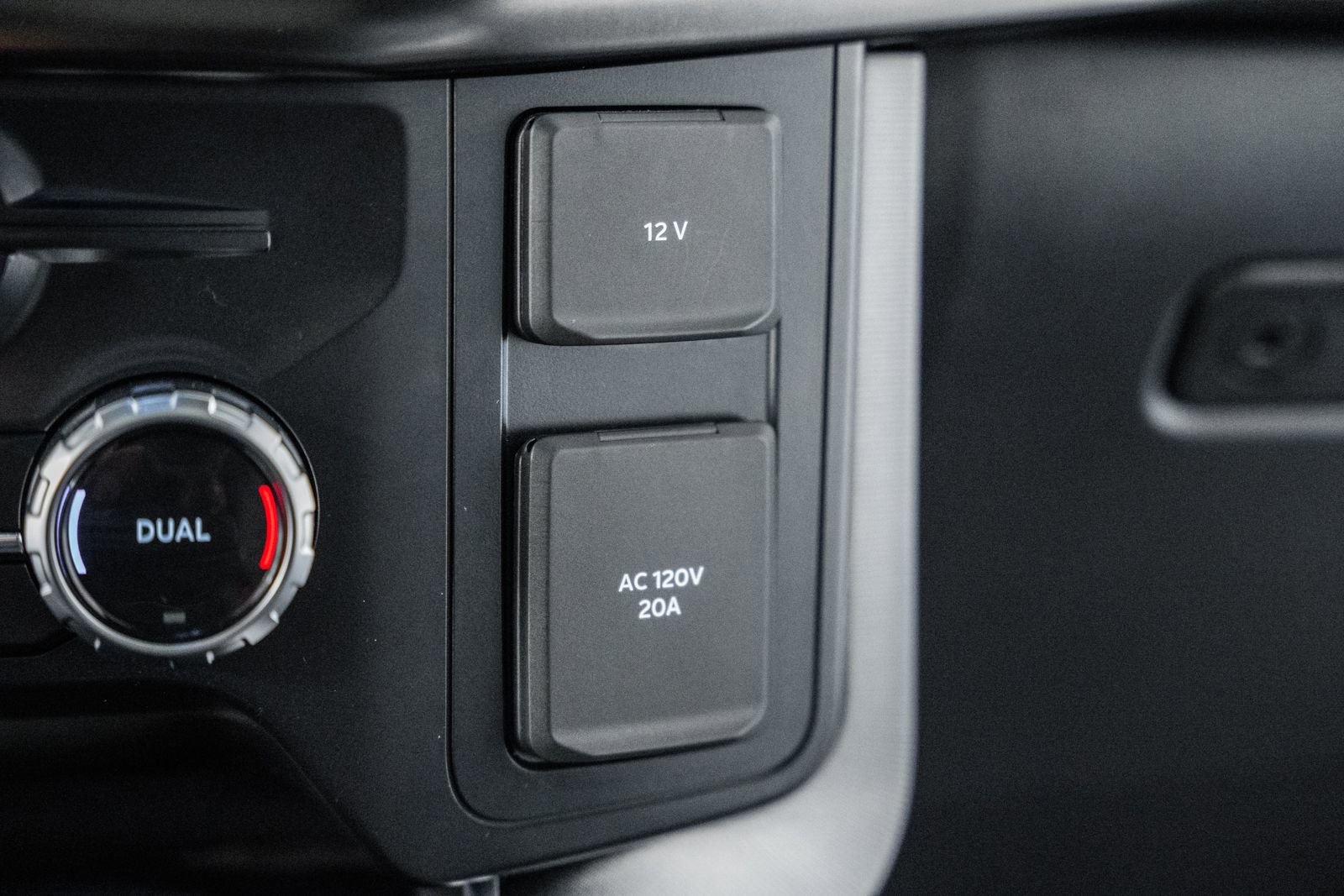 Certified 2023 Ford F150 Platinum w/ Max Trailer Tow Package image 33