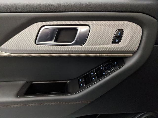 Certified 2025 Ford Explorer Active image 15