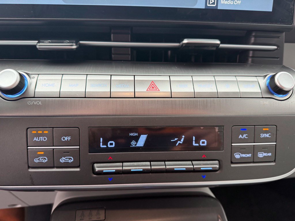 Used 2024 Hyundai Kona SEL w/ Convenience Package AWD/4WD image 11