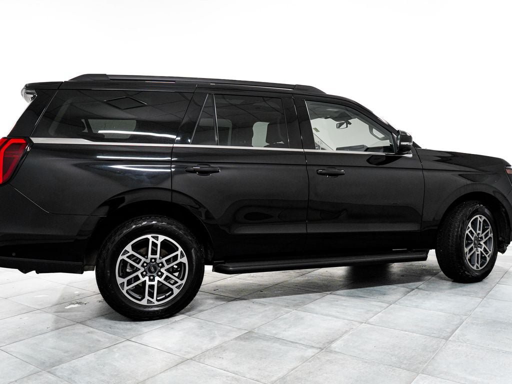 Certified 2025 Ford Expedition Active AWD/4WD image 7