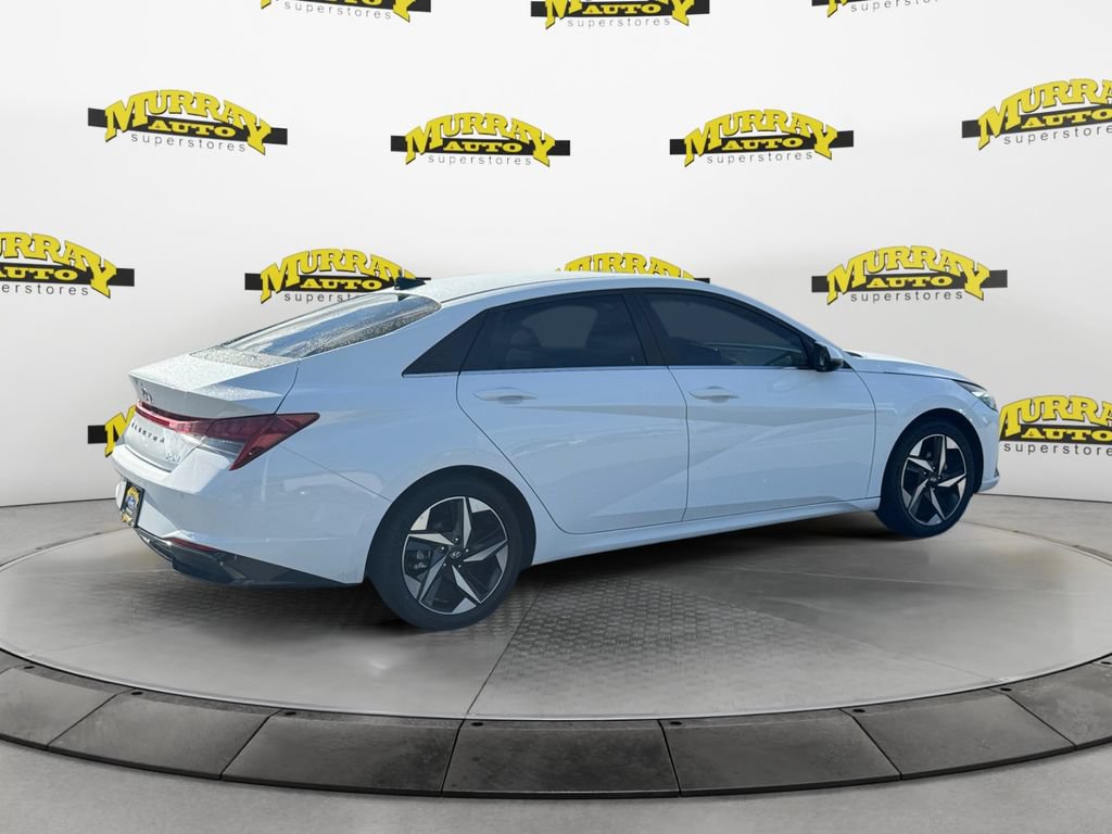 Used 2023 Hyundai Elantra Limited w/ Preferred Accessory Package FWD image 5