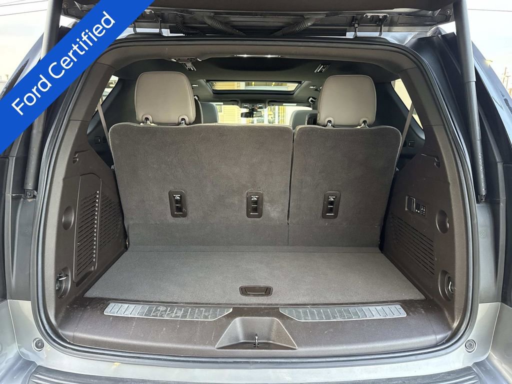 Used 2022 Chevrolet Tahoe Z71 w/ Luxury Package image 10