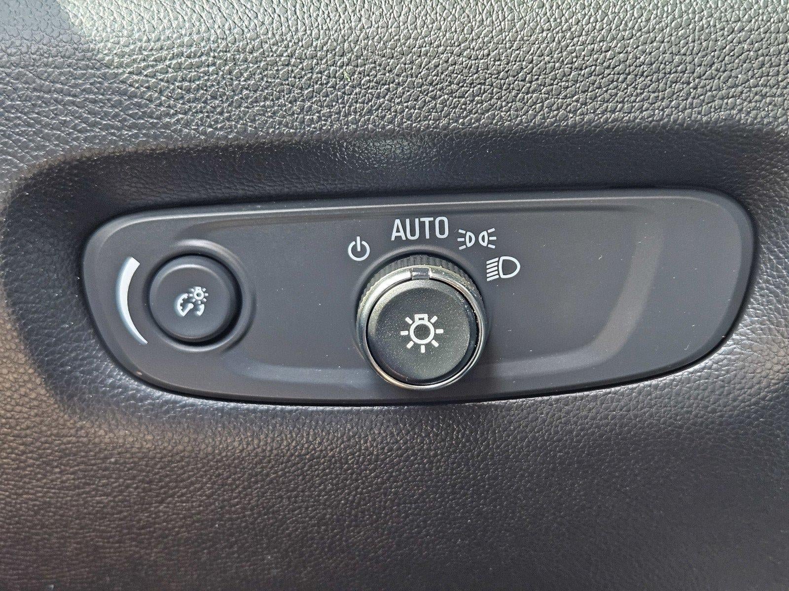 Used 2023 Chevrolet Traverse RS AWD/4WD image 20