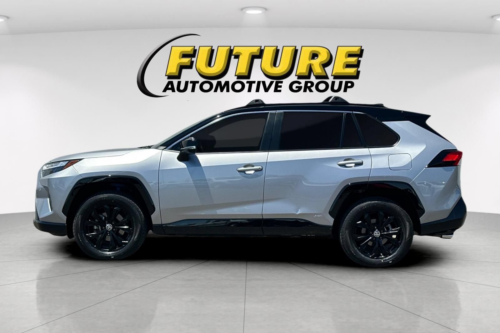 Used 2023 Toyota RAV4 XSE AWD/4WD image 6