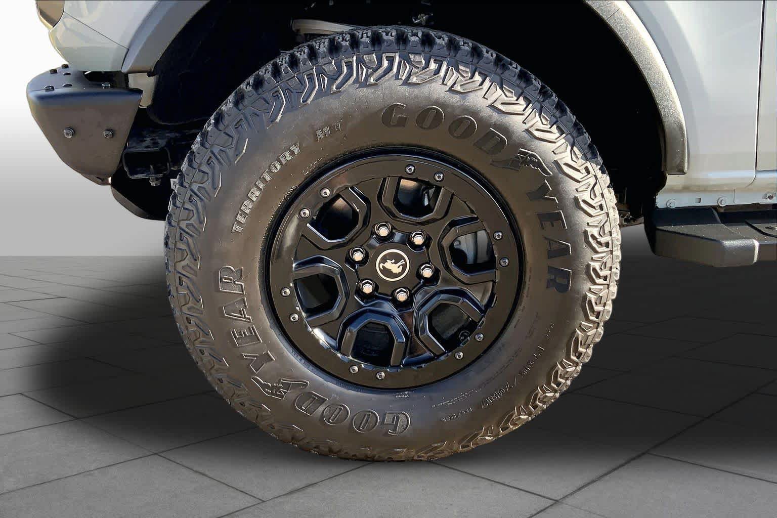 Certified 2023 Ford Bronco Badlands w/ Sasquatch Package AWD/4WD image 11